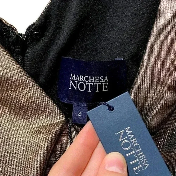 NWT Marchesa Notte Metallic V-Neck Foiled Lamé Side Pleats Dress Size 4 - Picture 10 of 10